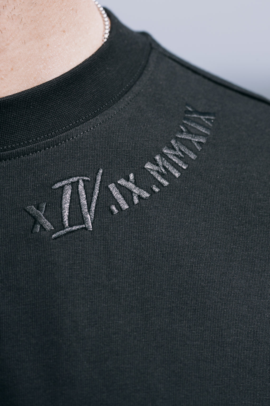 Tee Black