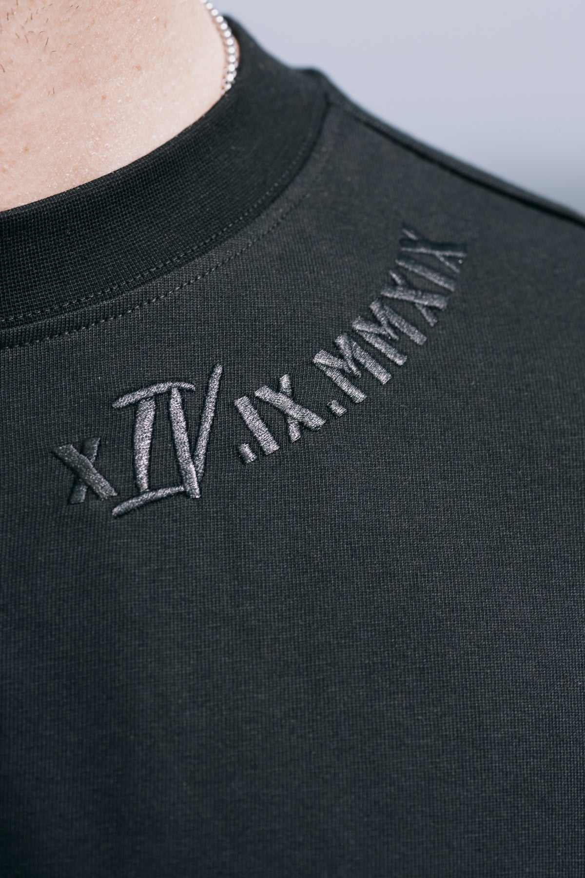 Tee Black